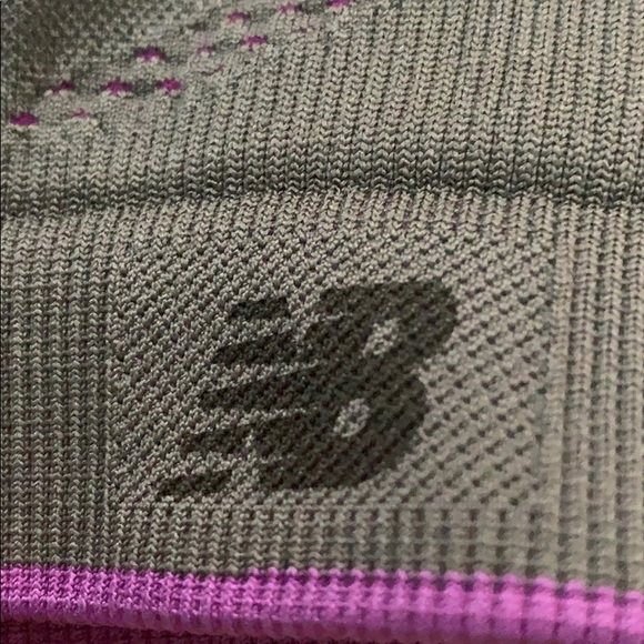 New ballance reversable sports bra - Picture 2 of 4